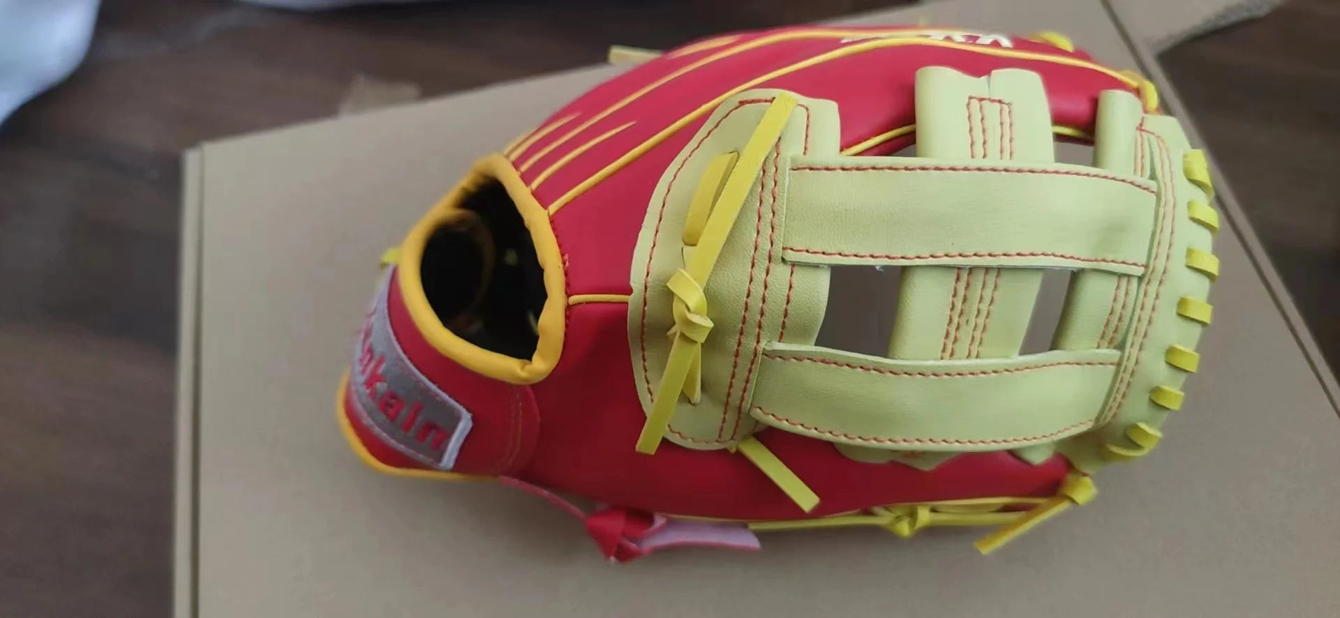 Adult Baseball Glove Sofall Pitcher Special Cetition Glove Trainer cher Gloves for Children Teenagers And Adults